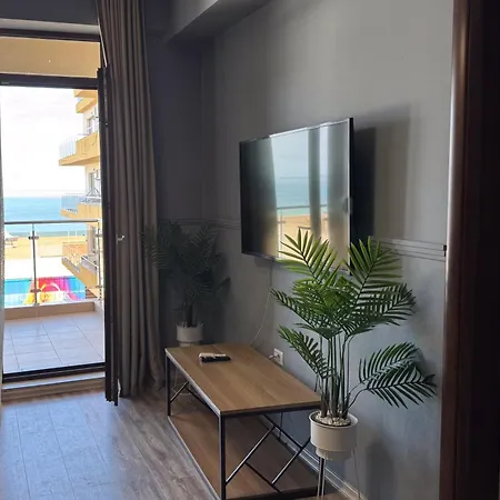 Seaview Luxe - Beachfront *